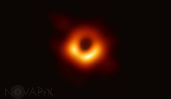 Première image d’un trou noir