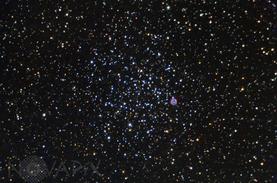 Amas d'étoiles M46 et nébuleuse planétaire NGC 2438 dans la Poupe