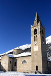 L'église de Lanslevillard et cadran solaire