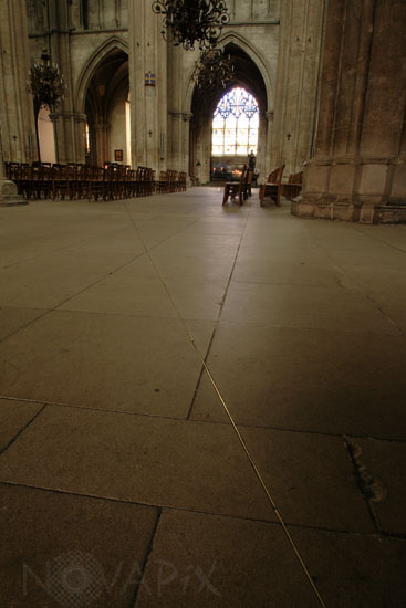 La méridienne de la cathédrale saint Etienne - Bourges