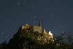 Filé d'étoiles au-dessus du château d'Usson