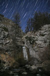 Cascade sous les étoiles