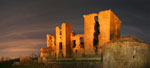 Les ruines du château de Lagarde sous les étoiles