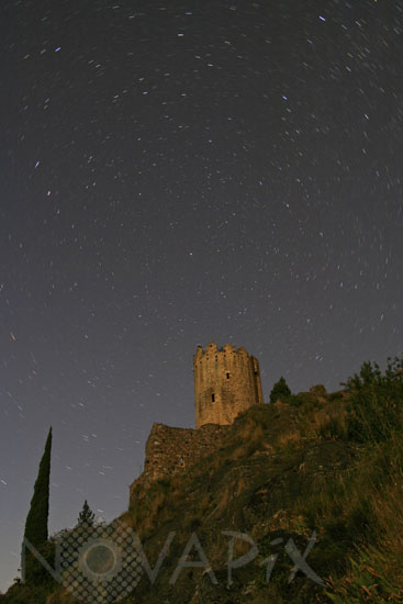 Filé d'étoiles sur la Tour d'Espine