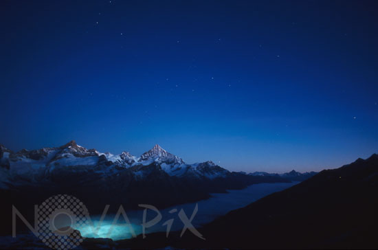 Ciel étoilé au-dessus du Weisshorn