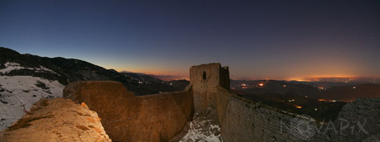 Ciel étoilé au-dessus du château de Montségur