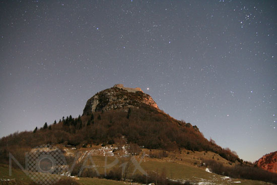 Ciel étoilé au-dessus du château de Montségur