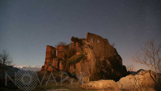 Ciel étoilé au-dessus du château de Roquefixade