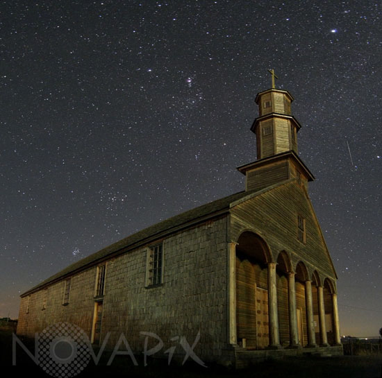 Eglise de Chiloé et ciel étoilé