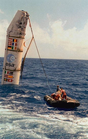 Ariane 5 solid booster recovery