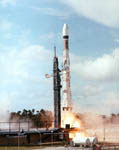 Premier vol de la fusée Ariane. 12/1979