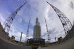 Fusée Ariane 5 sur son pas de tir. 02/2005