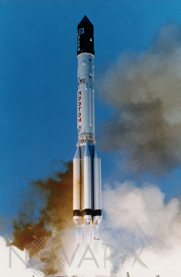 Proton rocket launch. 11/1998