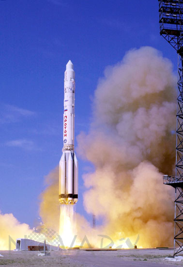 Proton rocket launch. 07/2000