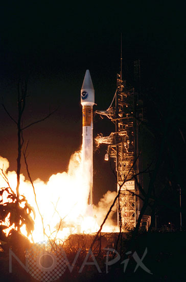 Décollage fusée Atlas II-Centaur 05/2000