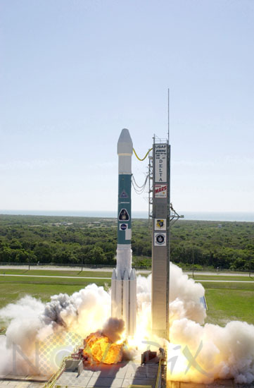 Décollage de la fusée Delta II. 04/2001