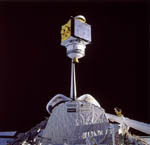Déploiement d'un satellite de communication 11/1985
