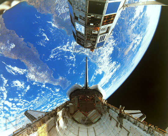 Deployment of the LDEF satellite.
