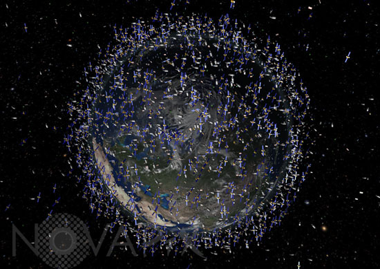 Vue des satellites et débris en orbite basse autour de la Terre