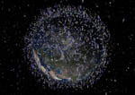 Vue des satellites et débris en orbite basse autour de la Terre