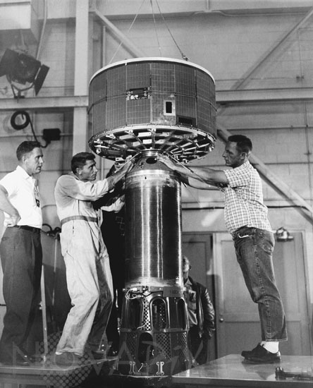 Satellite TIROS-1 en test