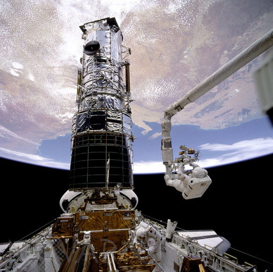 The Hubble space telescope first servicing mission. 12/1993.