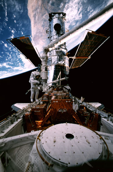 Hubble space telescope: second repair mission 02/1997