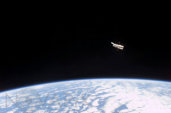 Télescope spatial Hubble: fin de la 4e mission d'entretien. 03/2002
