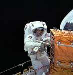 Télescope spatial Hubble: 3e mission d'entretien 12/1999