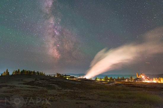 Ciel étoilé sur Old Faithful